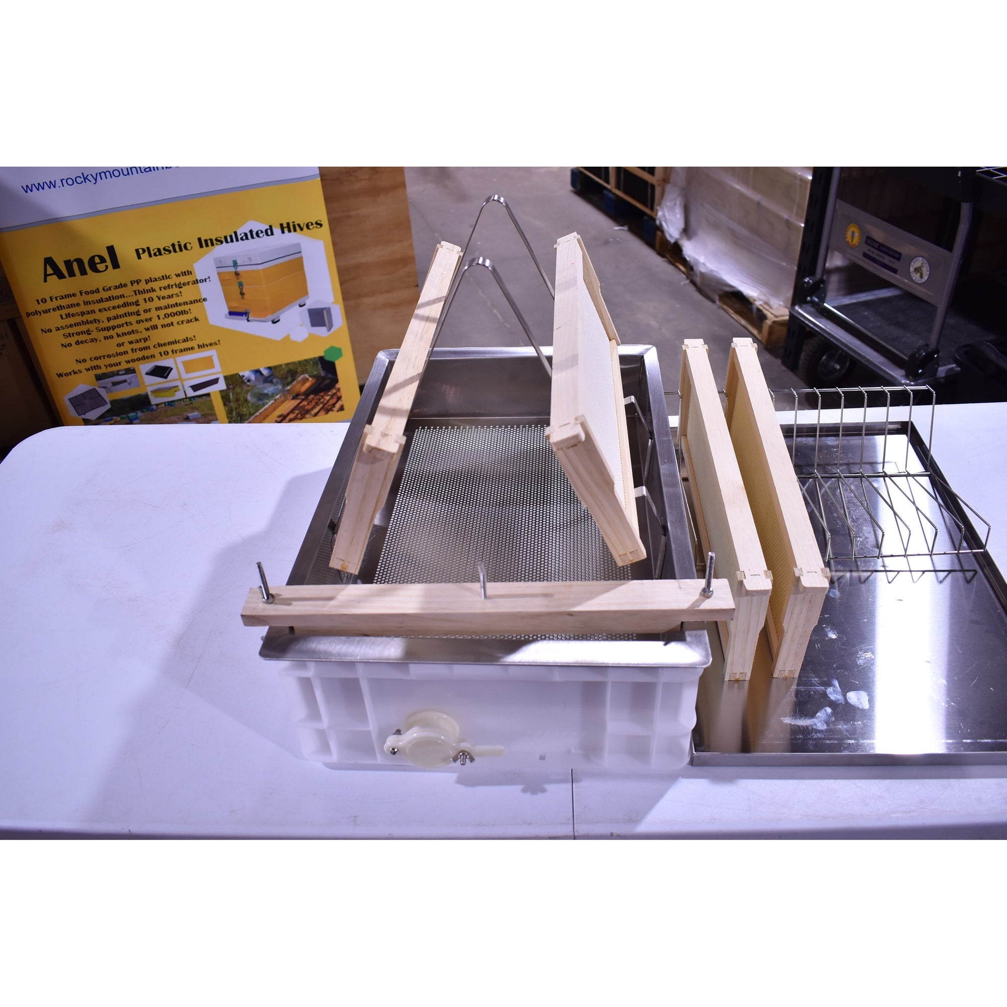 Deluxe Uncapping Tub