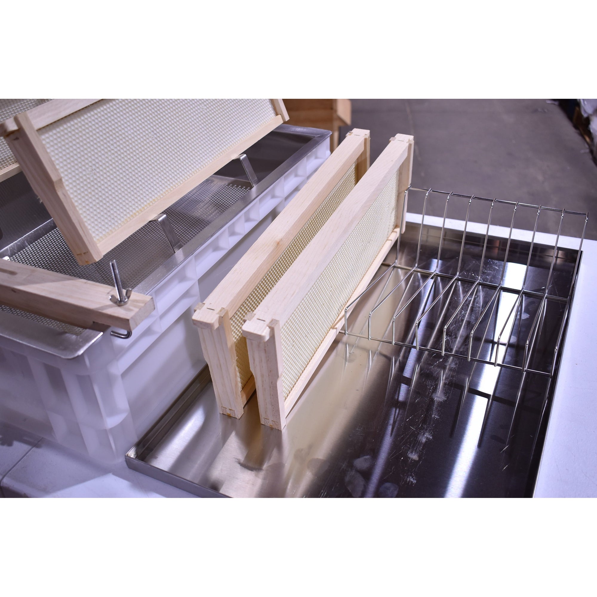 Deluxe Uncapping Tub
