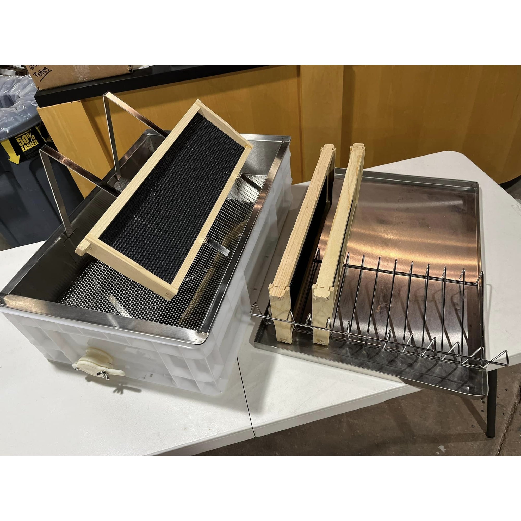 Deluxe Uncapping Tub