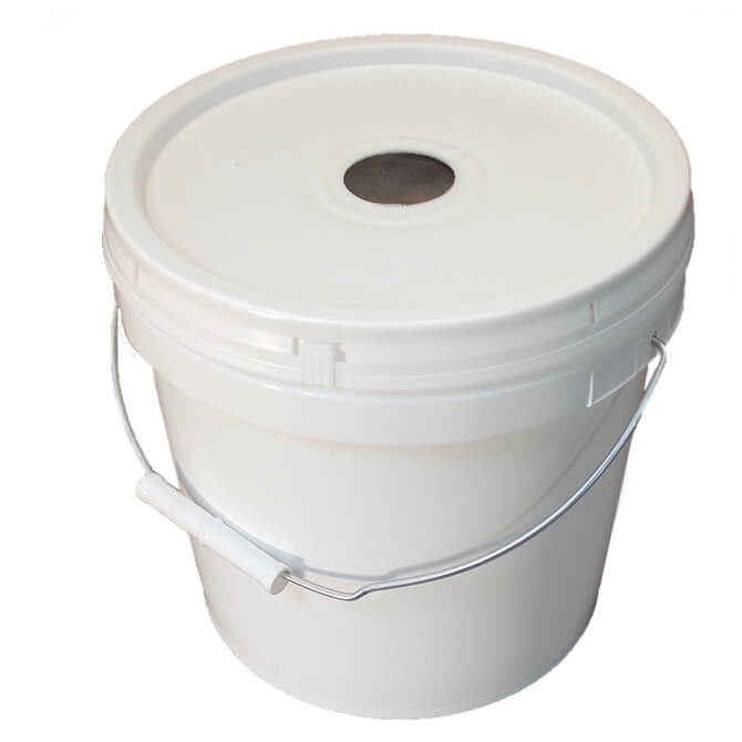2 Gallon Pail Feeder
