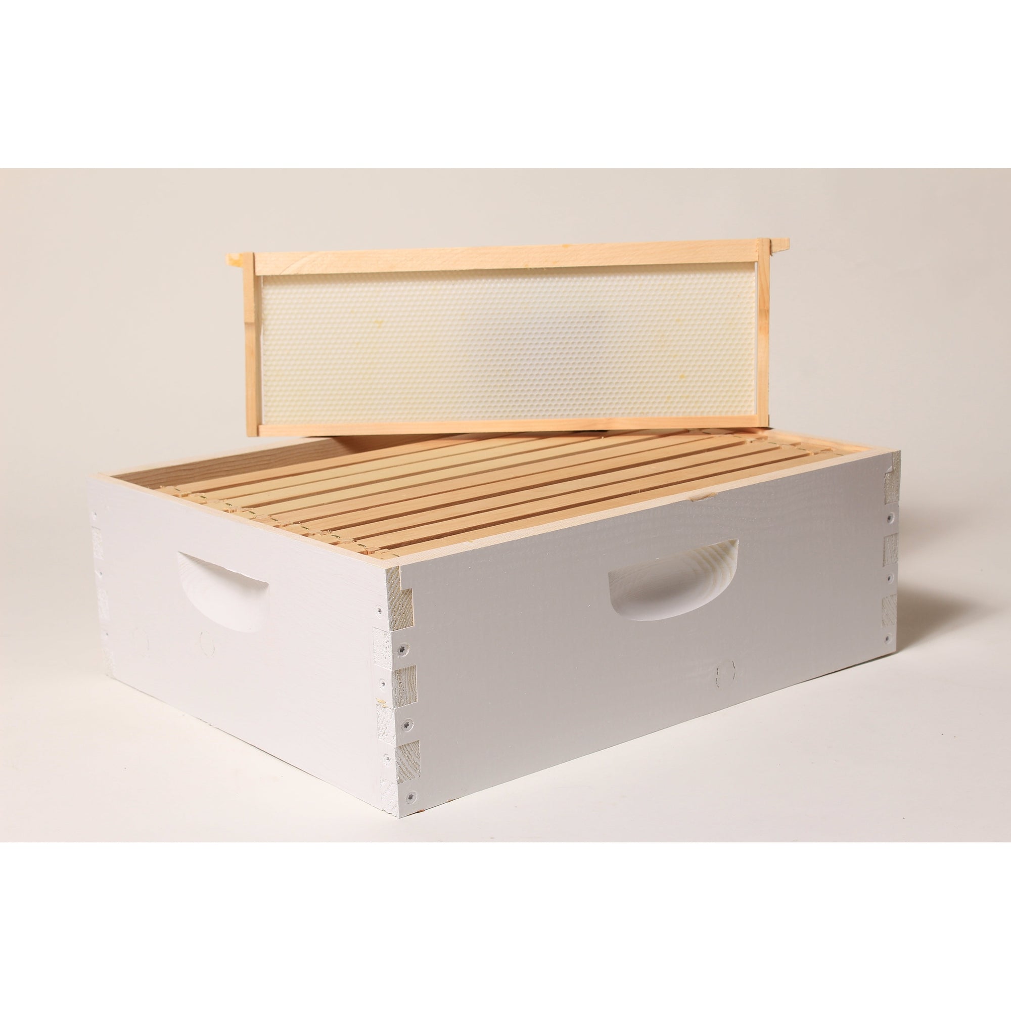 10 Frame Deluxe Medium Box, painted. Quality kiln dried Ponderosa Pine 6-5/8&quot;.